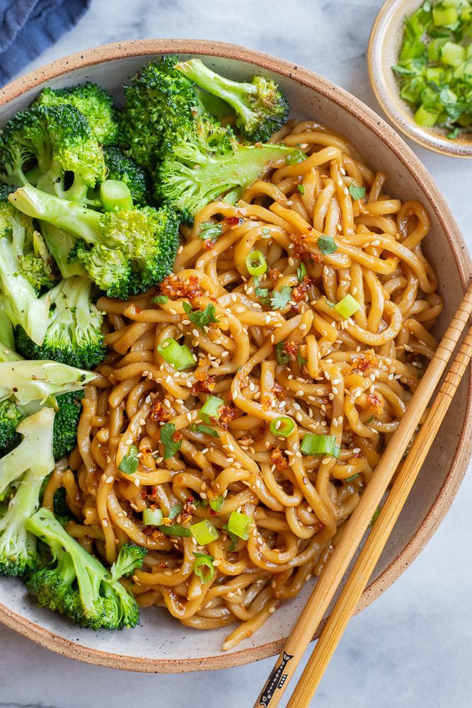 1sweet and spicy stir fry noodles 8066